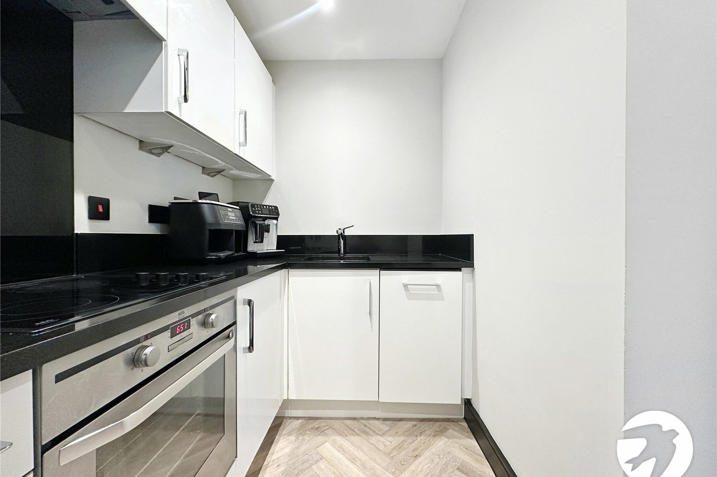 1 bedroom property for sale in Dock Head Road | Robinson Michael & Jackson