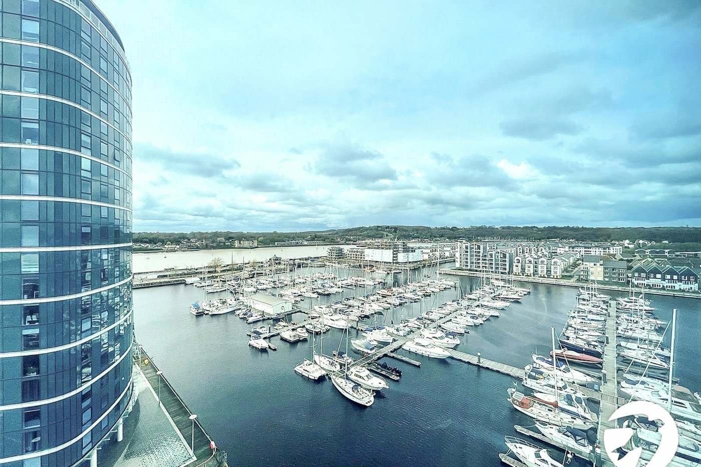 1 bedroom property for sale in Dock Head Road | Robinson Michael & Jackson