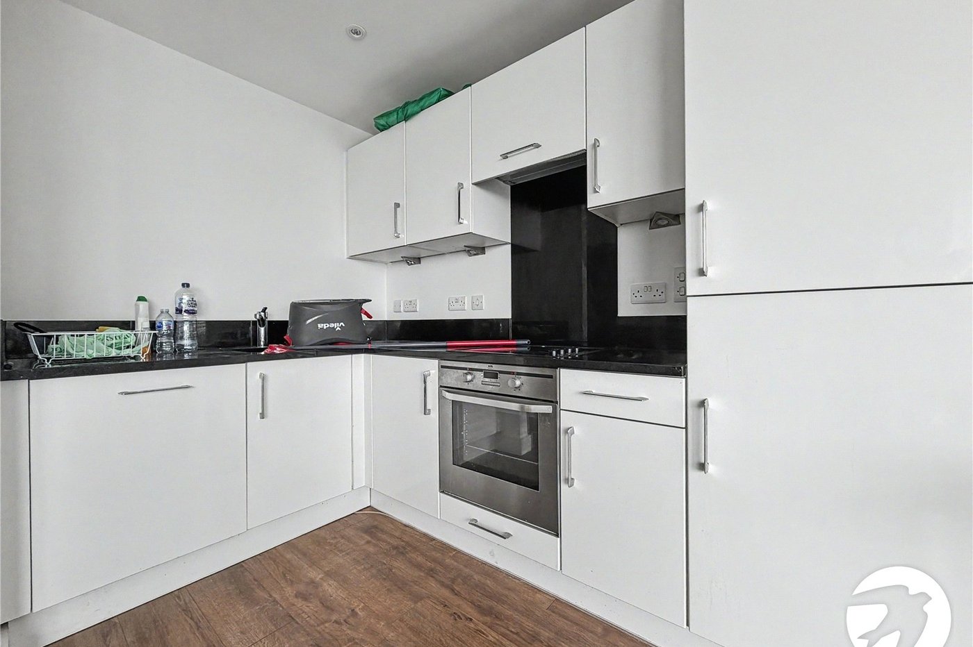 2 bedroom property for sale in Dock Head Road | Robinson Michael & Jackson