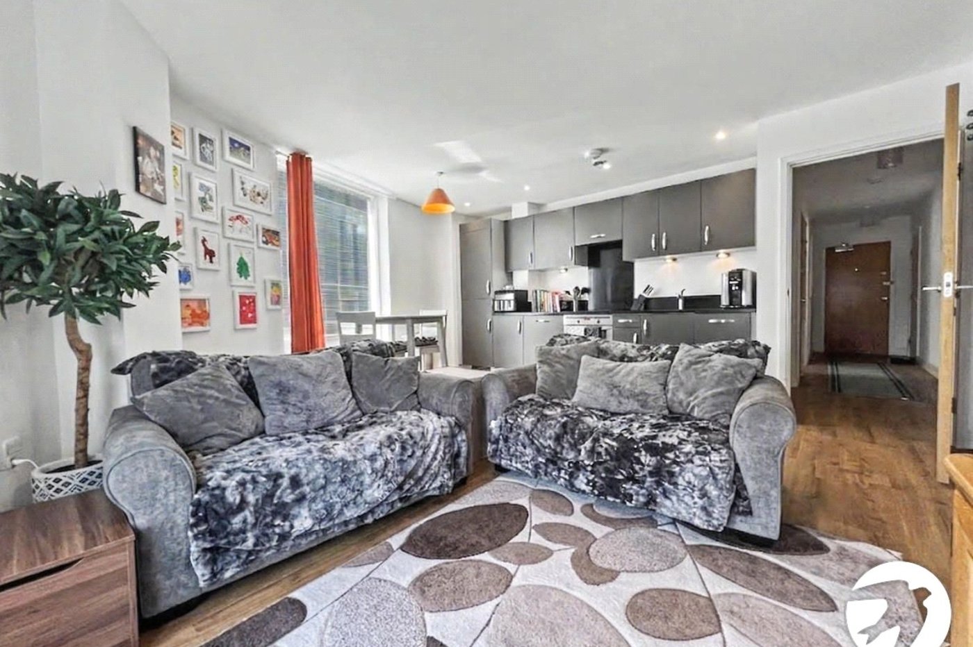 2 bedroom property for sale in Dock Head Road | Robinson Michael & Jackson