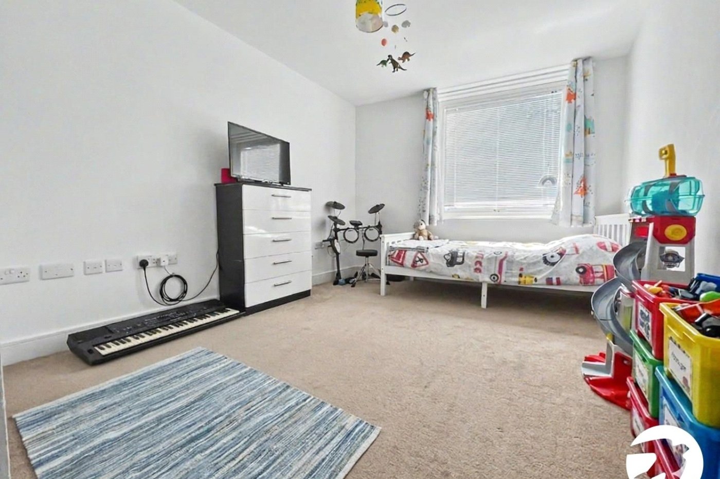 2 bedroom property for sale in Dock Head Road | Robinson Michael & Jackson