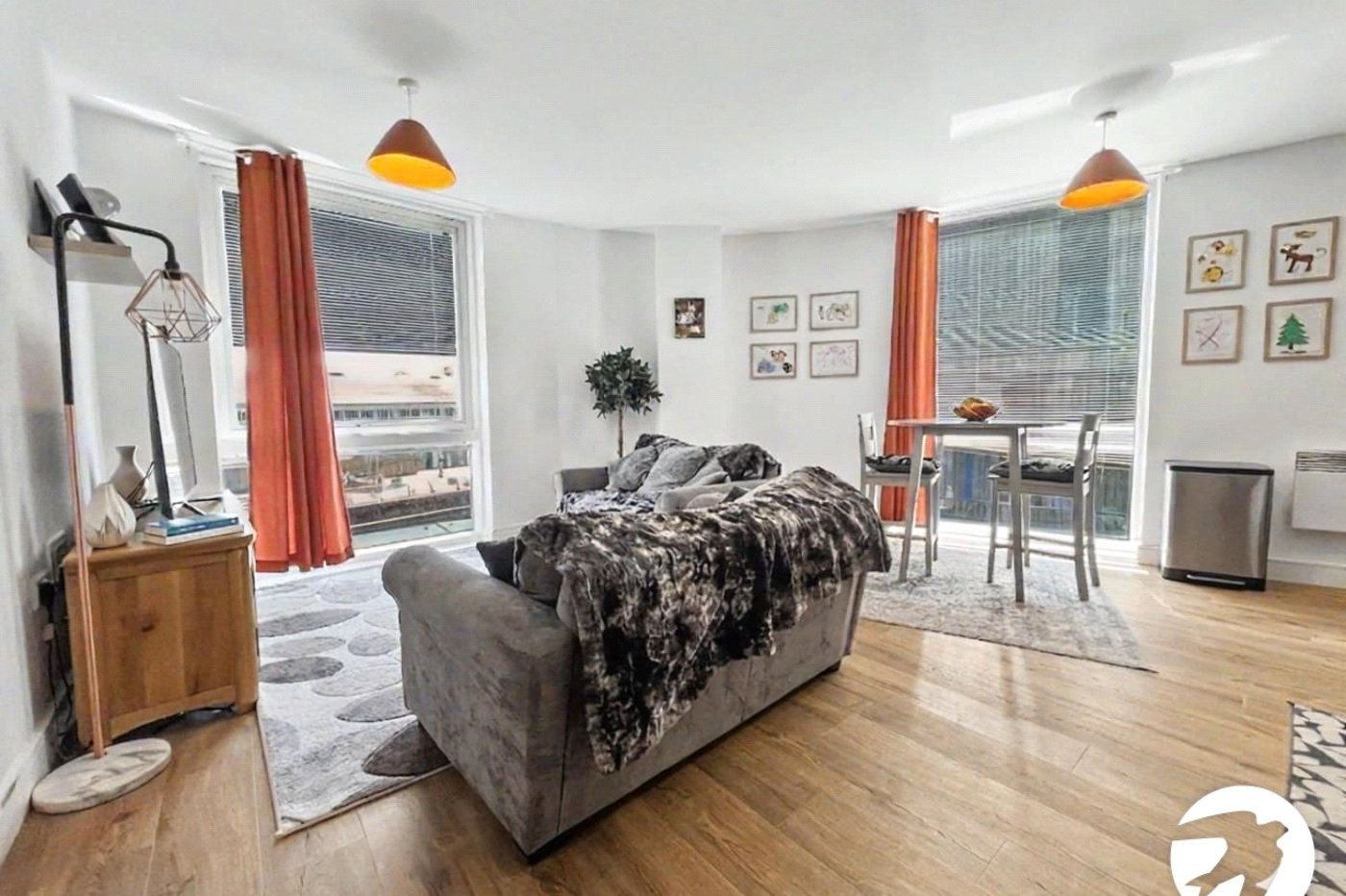 2 bedroom property for sale in Dock Head Road | Robinson Michael & Jackson
