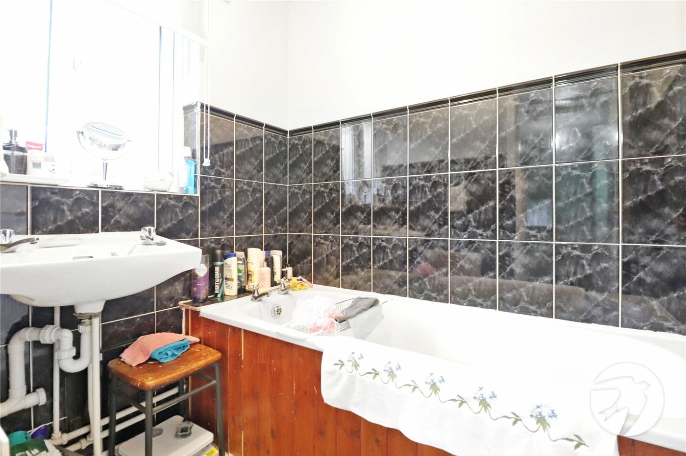 4 bedroom house for sale in London | Robinson Jackson