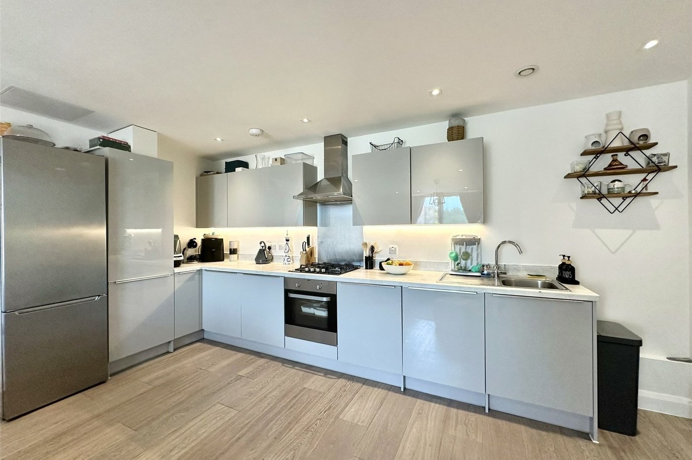 2 bedroom property for sale in Castle Hill | Robinson Jackson