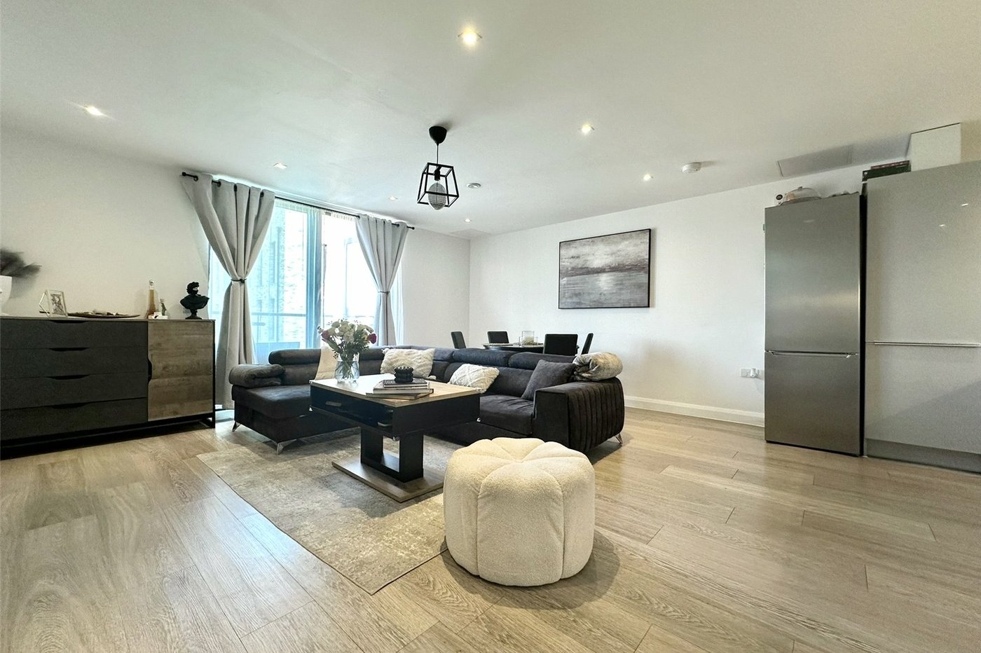 2 bedroom property for sale in Castle Hill | Robinson Jackson