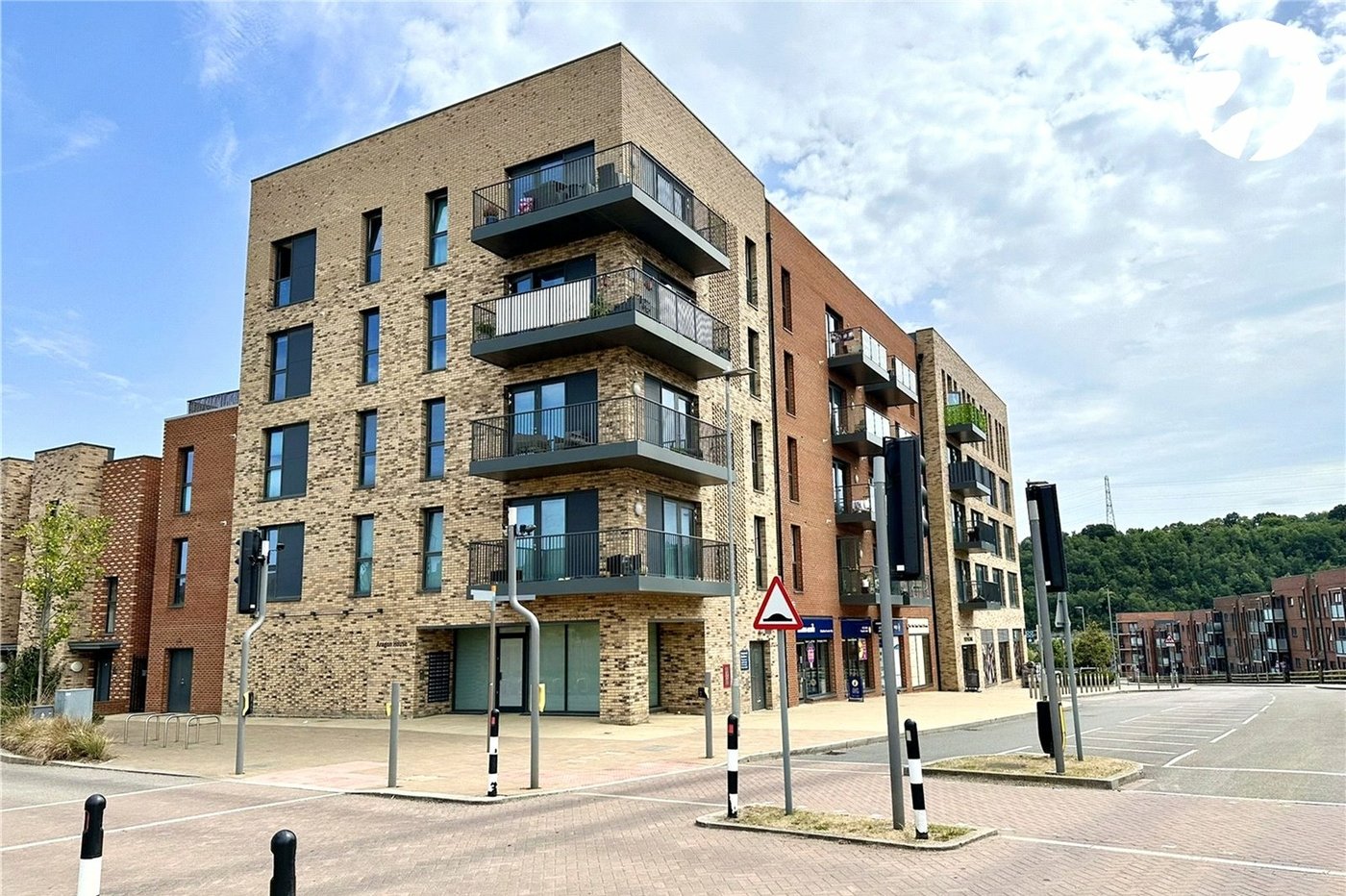 2 bedroom property for sale in Castle Hill | Robinson Jackson