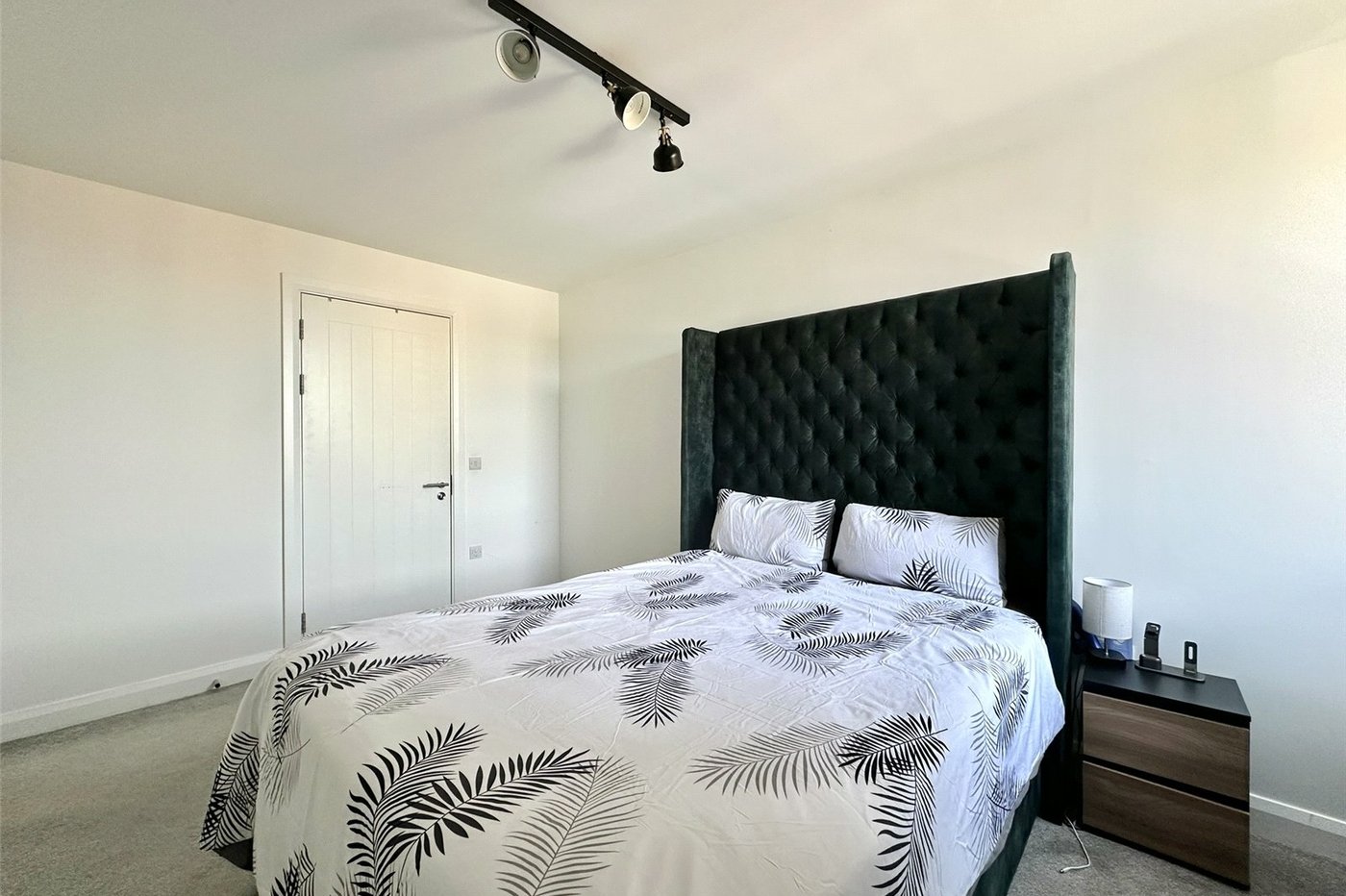 2 bedroom property for sale in Castle Hill | Robinson Jackson