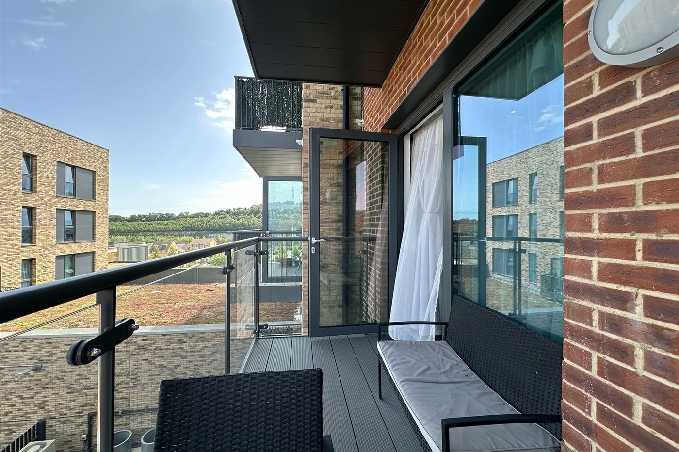 2 bedroom property for sale in Castle Hill | Robinson Jackson