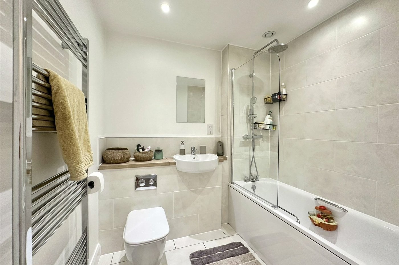 2 bedroom property for sale in Castle Hill | Robinson Jackson