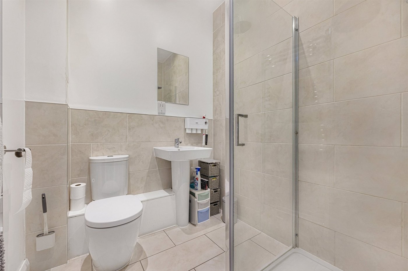 2 bedroom property for sale in Castle Hill | Robinson Jackson