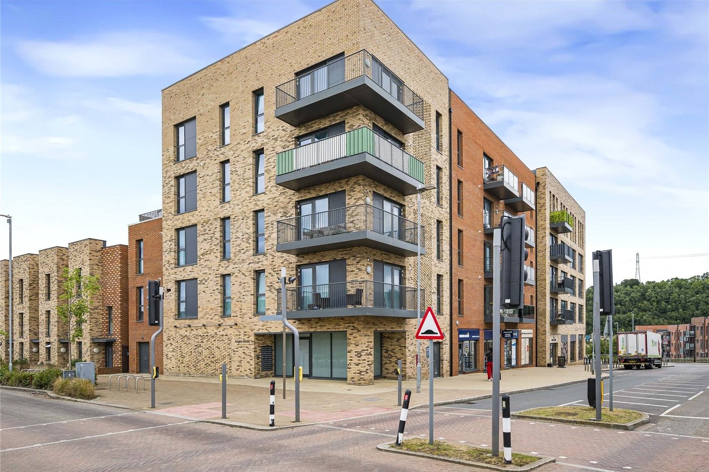 2 bedroom property for sale in Castle Hill | Robinson Jackson