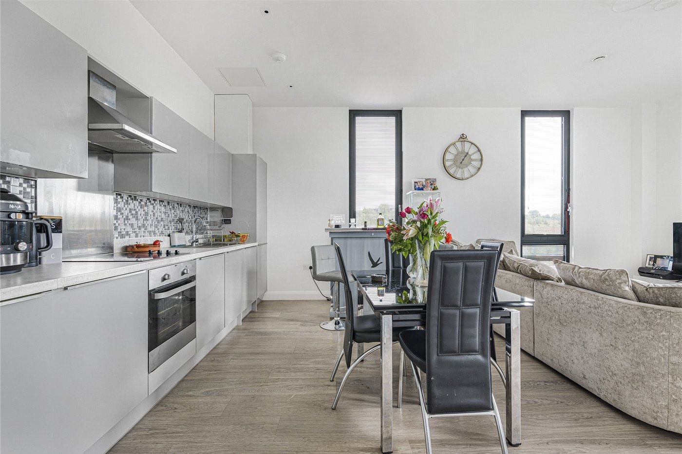 2 bedroom property for sale in Castle Hill | Robinson Jackson