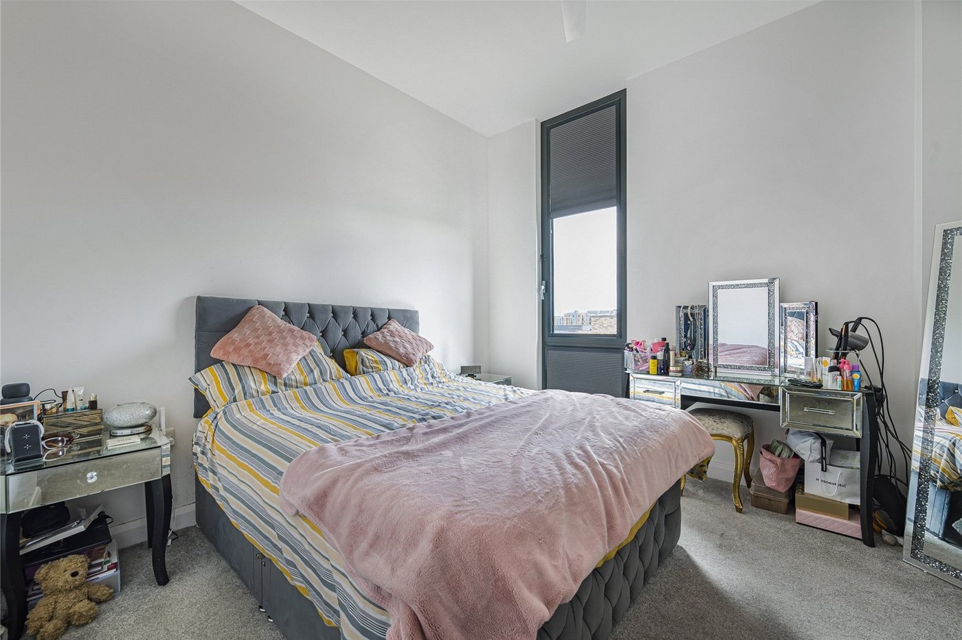 2 bedroom property for sale in Castle Hill | Robinson Jackson