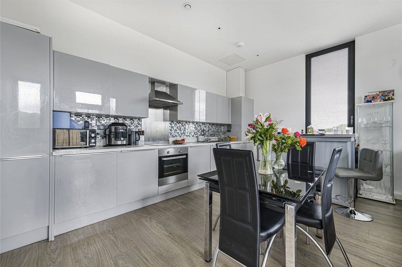 2 bedroom property for sale in Castle Hill | Robinson Jackson