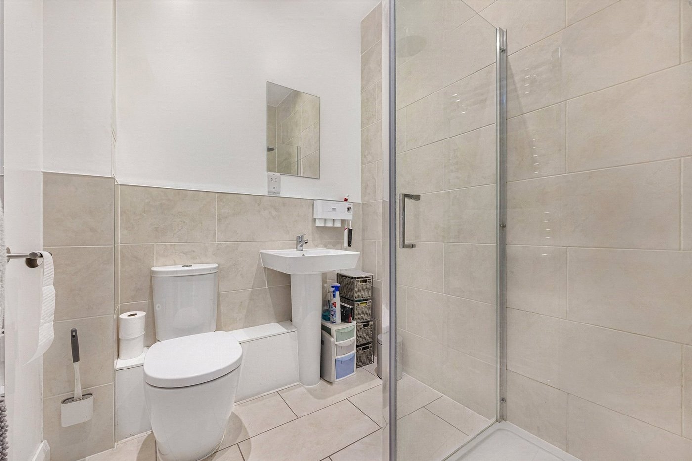 2 bedroom property for sale in Castle Hill | Robinson Jackson