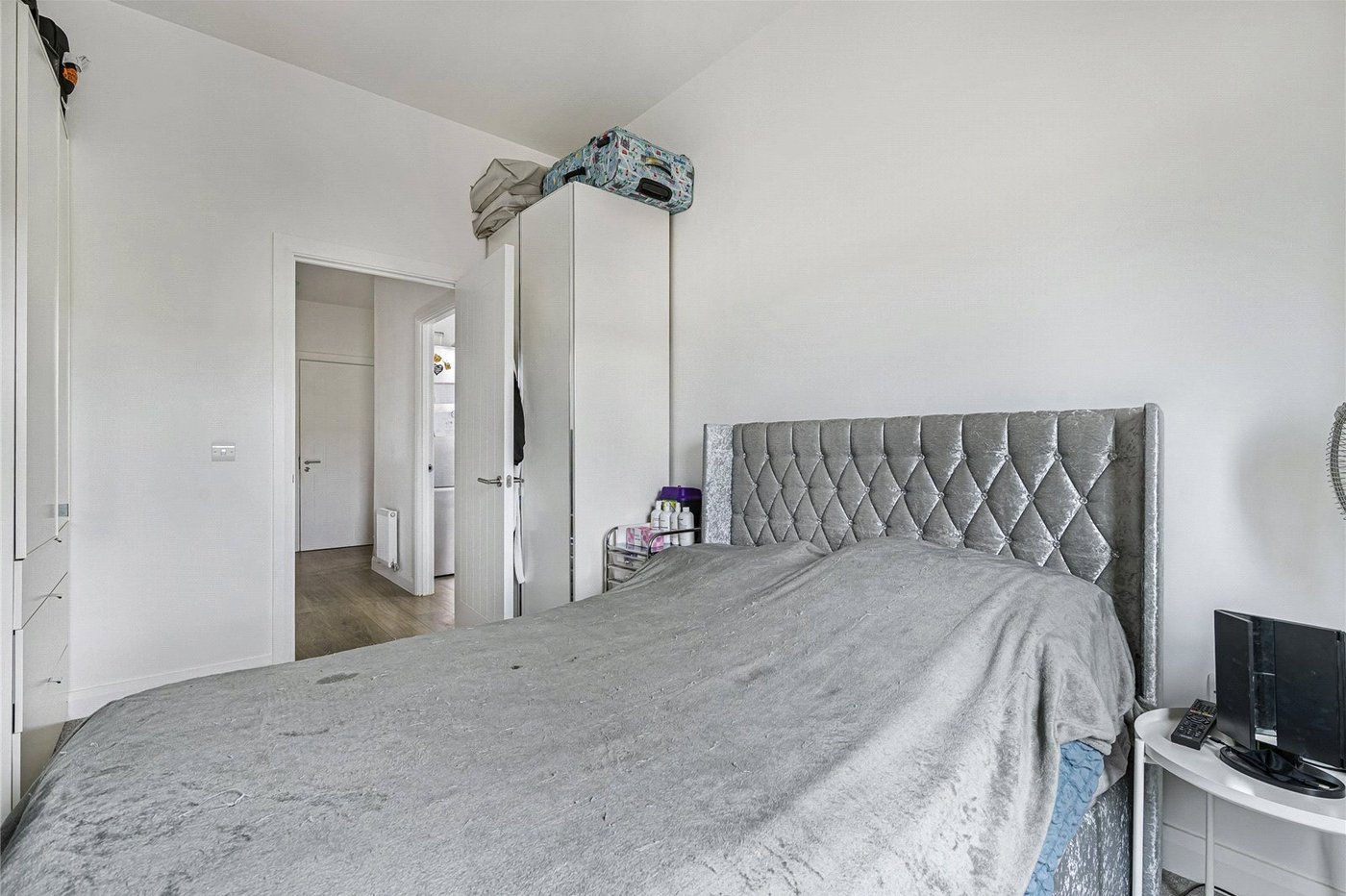 2 bedroom property for sale in Castle Hill | Robinson Jackson