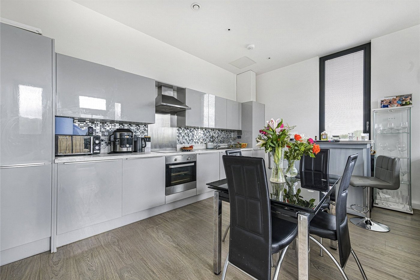2 bedroom property for sale in Castle Hill | Robinson Jackson