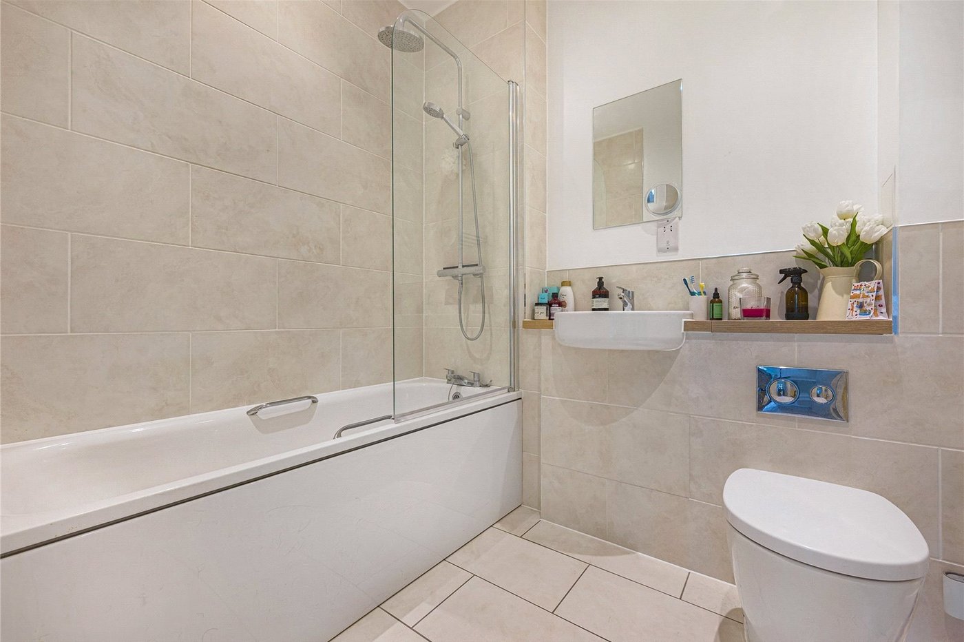 2 bedroom property for sale in Castle Hill | Robinson Jackson