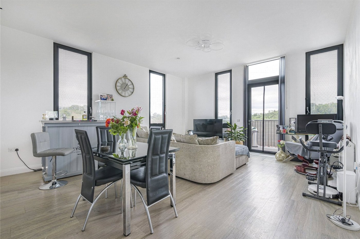 2 bedroom property for sale in Castle Hill | Robinson Jackson