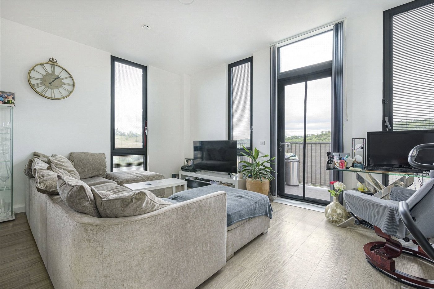 2 bedroom property for sale in Castle Hill | Robinson Jackson