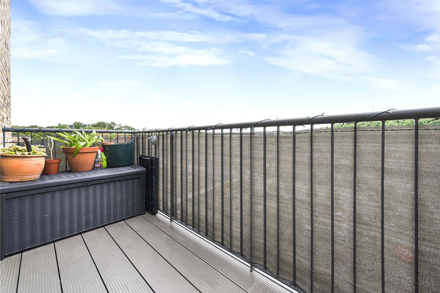 2 bedroom property for sale in Castle Hill | Robinson Jackson