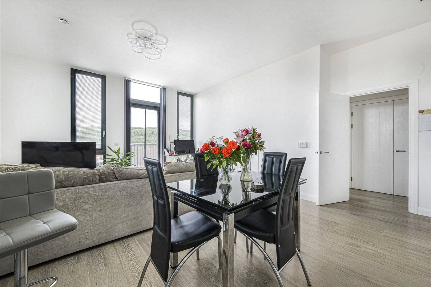 2 bedroom property for sale in Castle Hill | Robinson Jackson