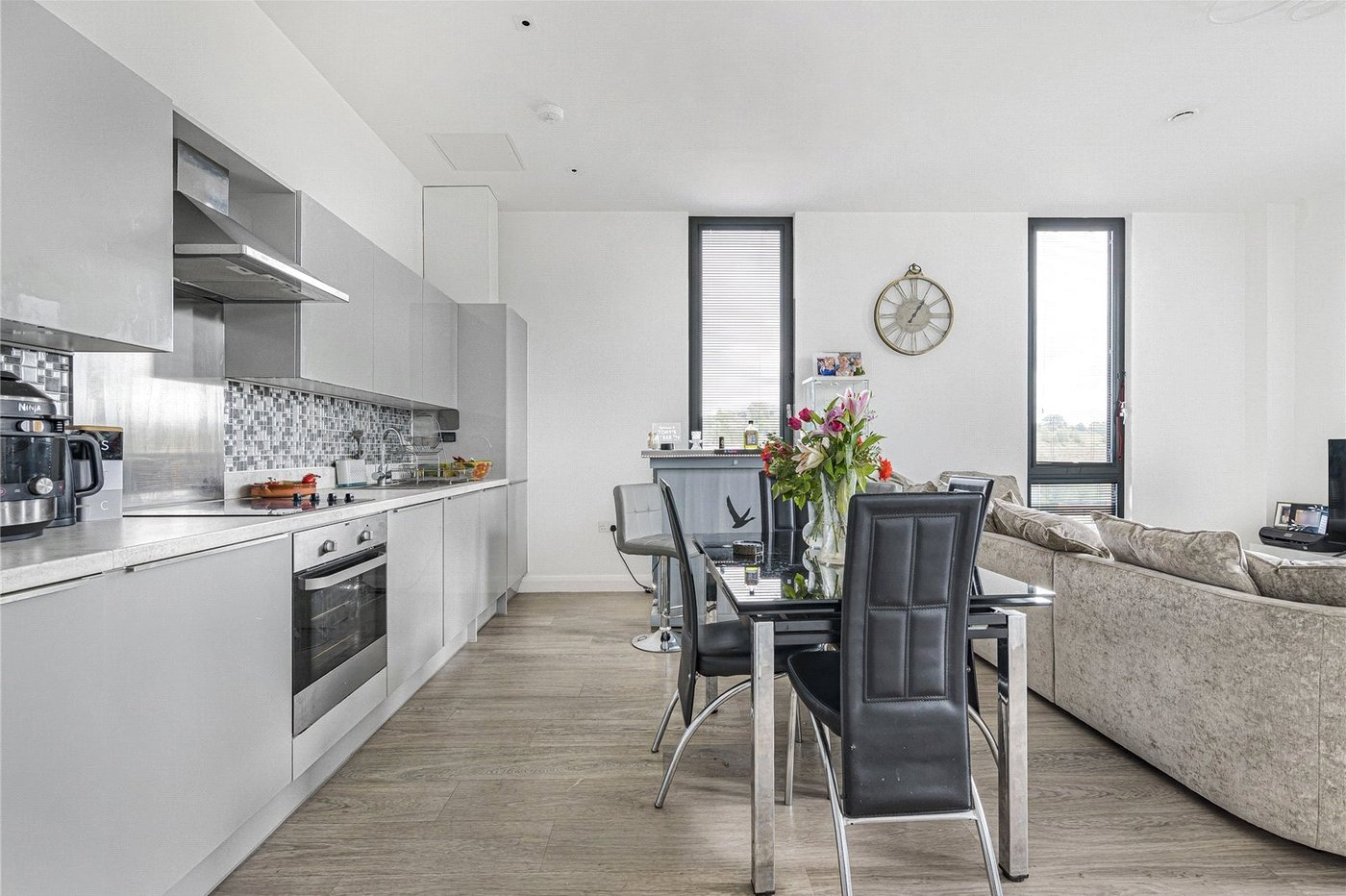 2 bedroom property for sale in Castle Hill | Robinson Jackson