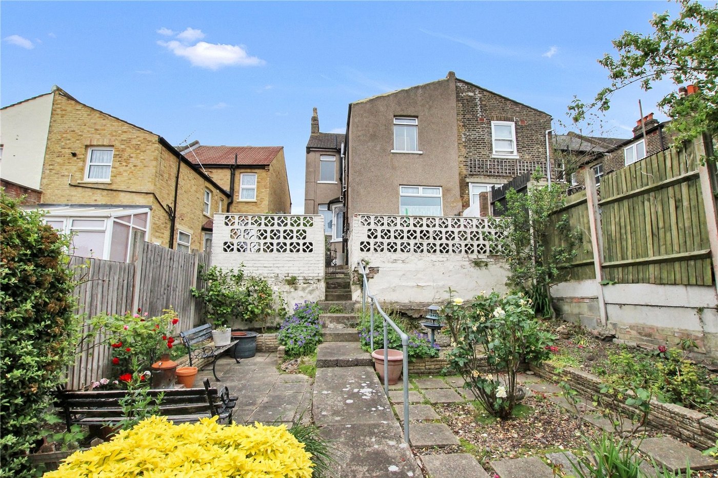 3 bedroom house for sale in London | Robinson Jackson