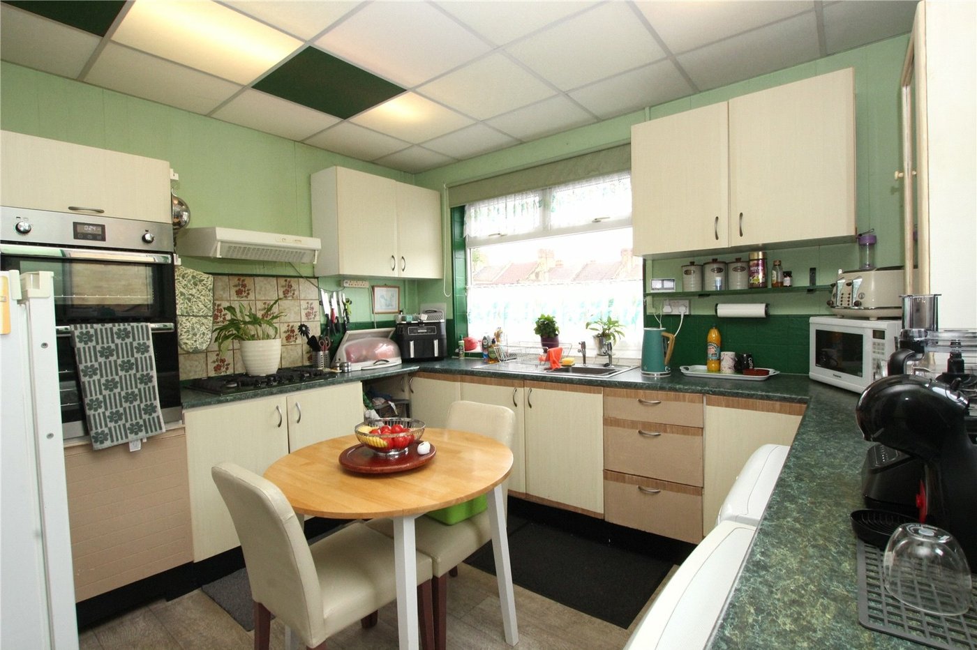 3 bedroom house for sale in London | Robinson Jackson