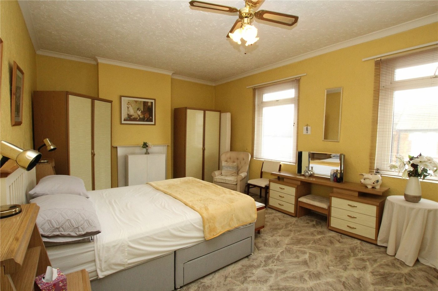 3 bedroom house for sale in London | Robinson Jackson