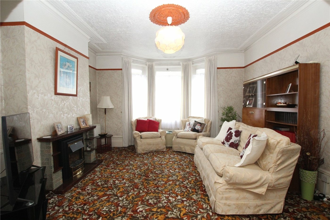 3 bedroom house for sale in London | Robinson Jackson