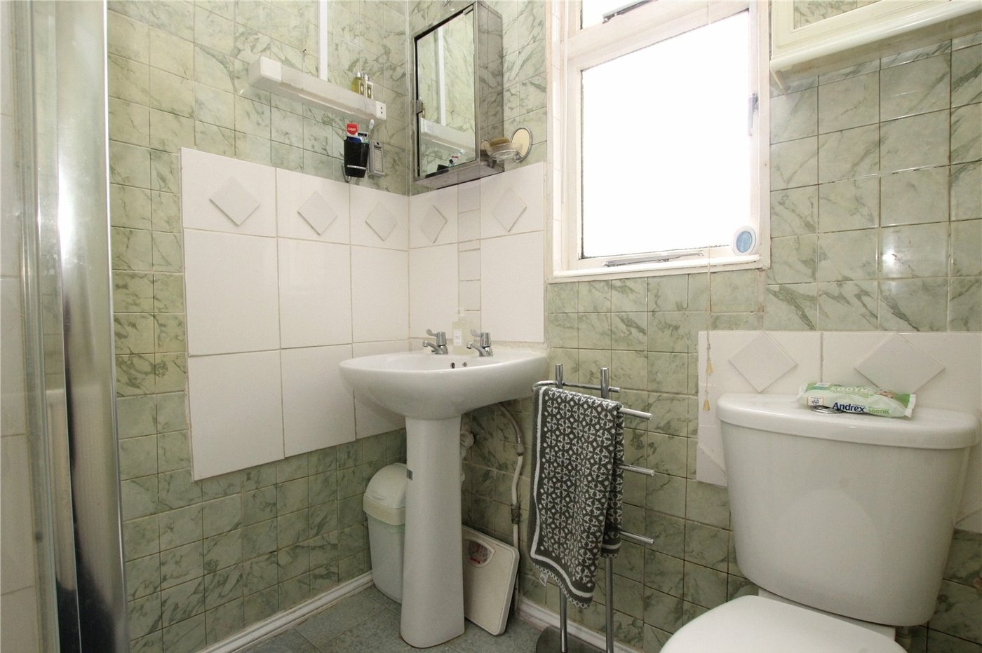 3 bedroom house for sale in London | Robinson Jackson