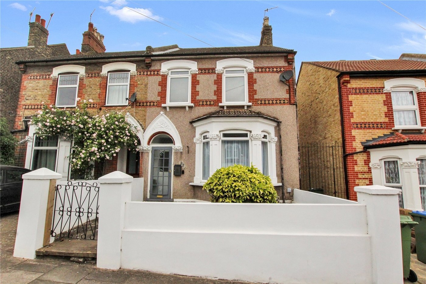3 bedroom house for sale in London | Robinson Jackson