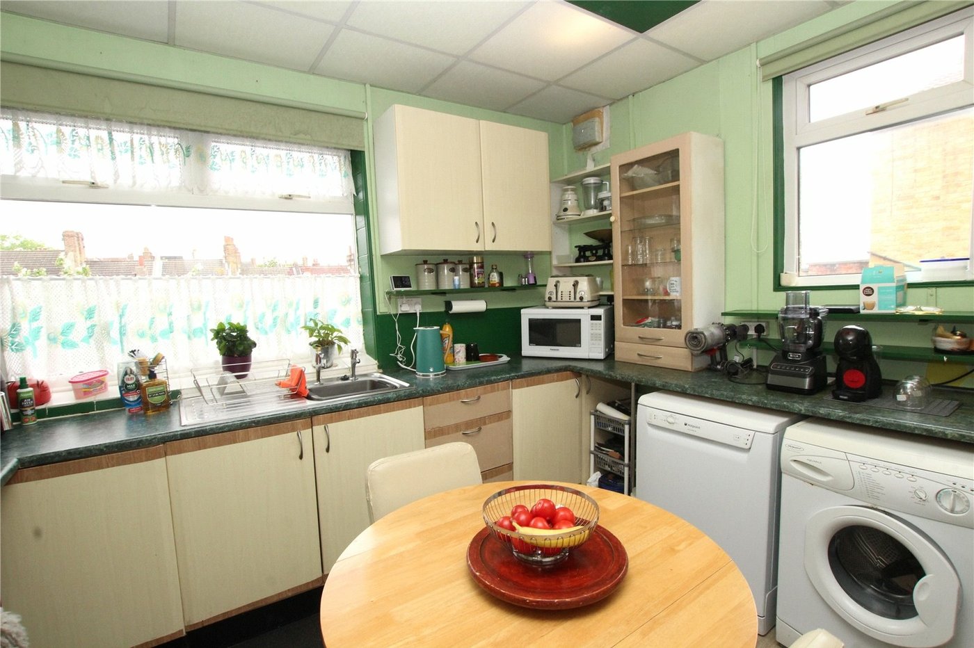 3 bedroom house for sale in London | Robinson Jackson