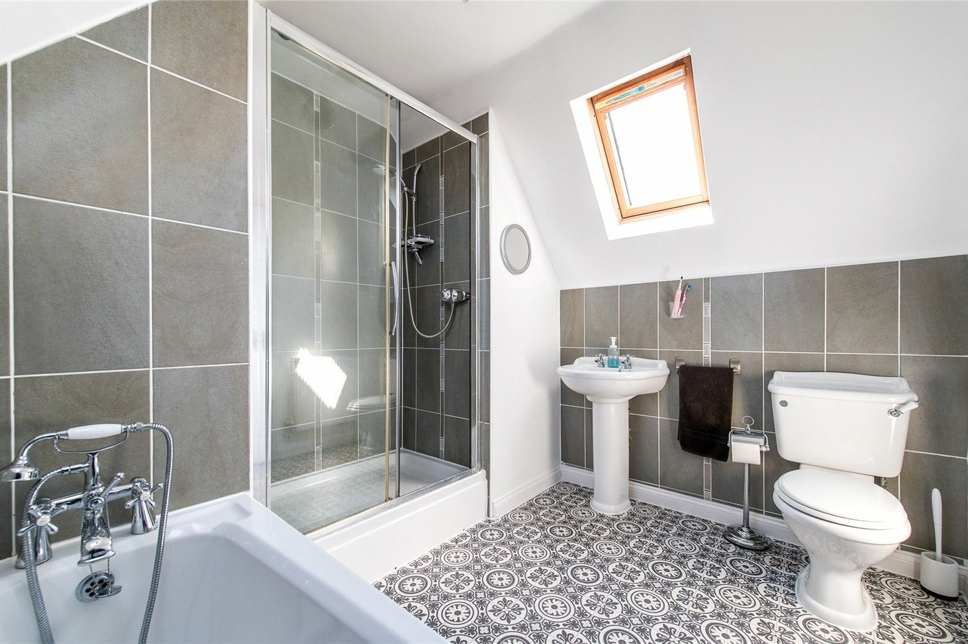 5 bedroom house for sale in Iwade | Robinson Michael & Jackson