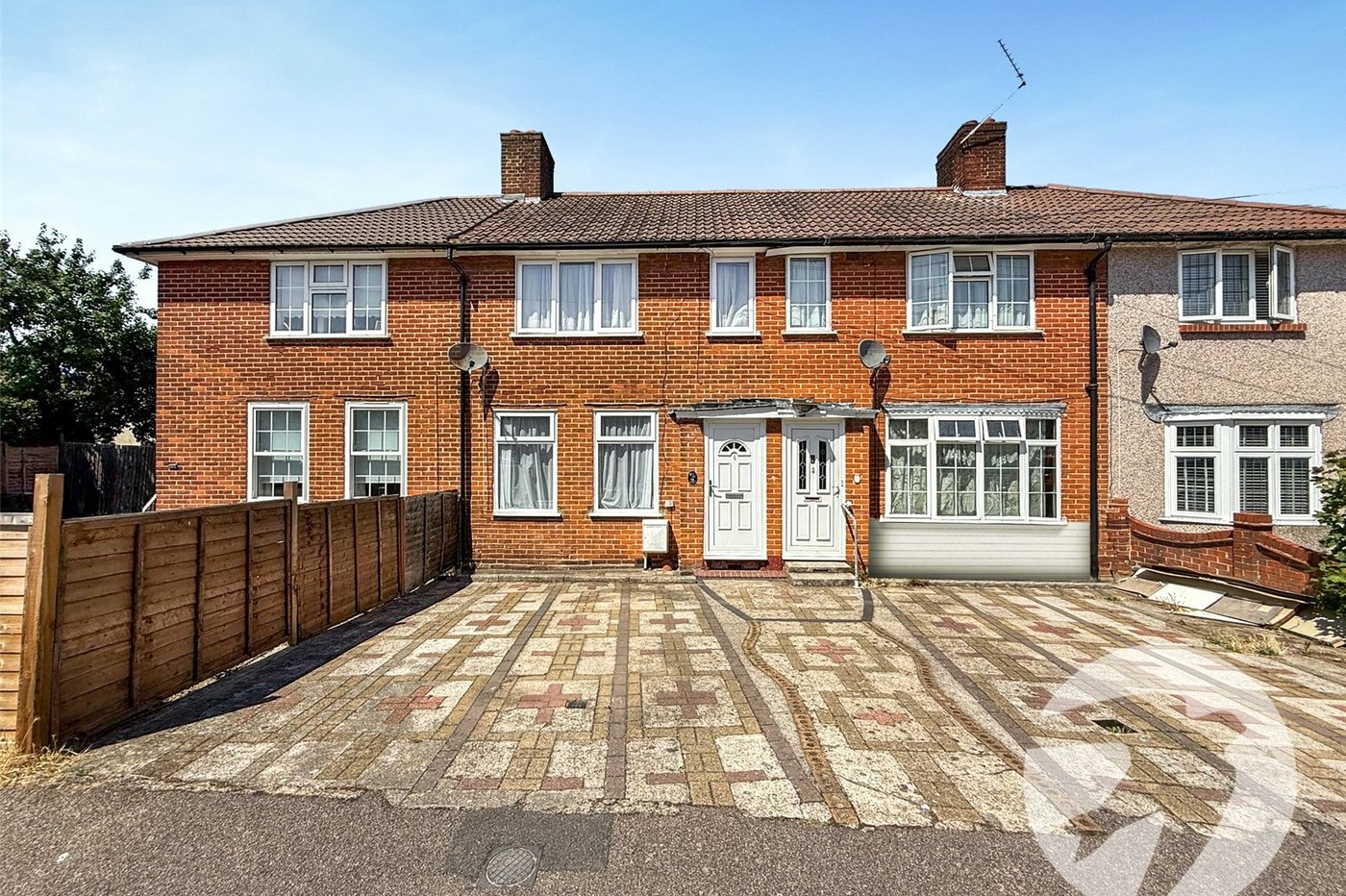 2 bedroom house for sale in London | Robinson Jackson