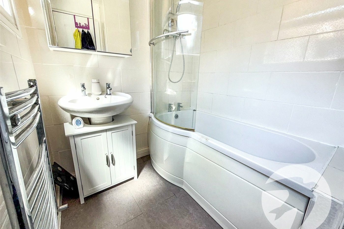 2 bedroom house for sale in London | Robinson Jackson