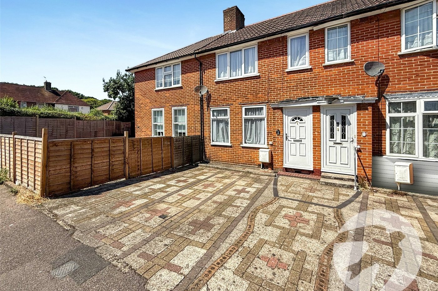 2 bedroom house for sale in London | Robinson Jackson