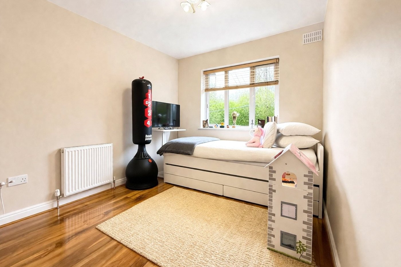 2 bedroom property for sale in London | Robinson Jackson
