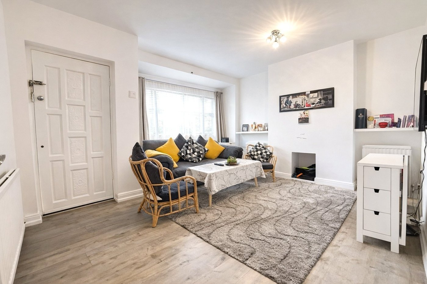 2 bedroom property for sale in London | Robinson Jackson