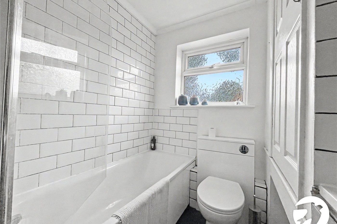 2 bedroom house for sale in Walderslade | Robinson Michael & Jackson
