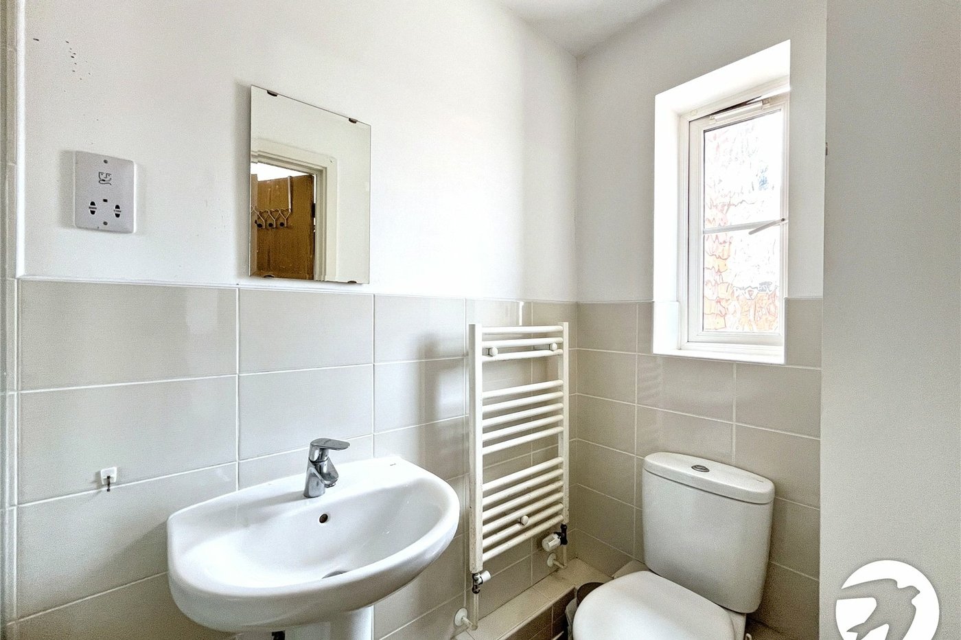 2 bedroom property for sale in Wainscott | Robinson Michael & Jackson