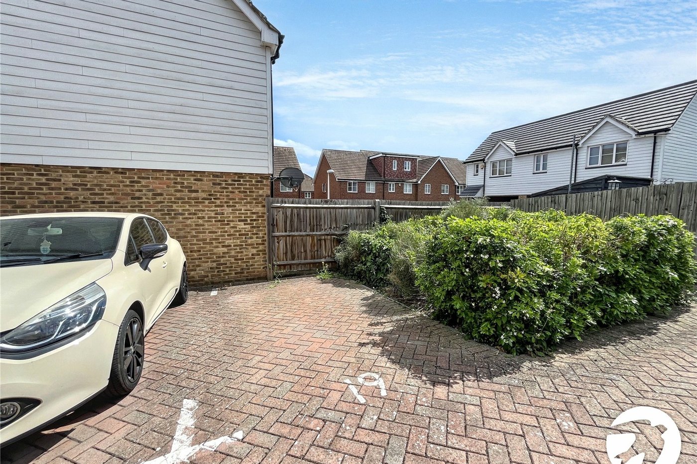 2 bedroom property for sale in Wainscott | Robinson Michael & Jackson