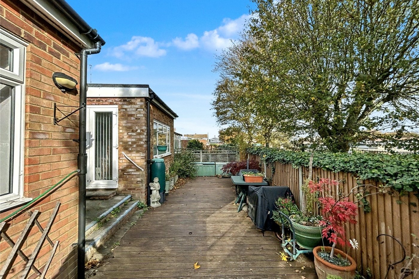 2 bedroom bungalow for sale in Upchurch | Robinson Michael & Jackson