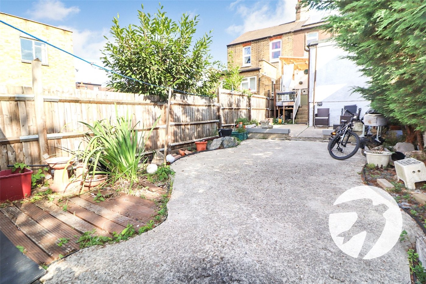 3 bedroom house for sale in Erith | Robinson Jackson
