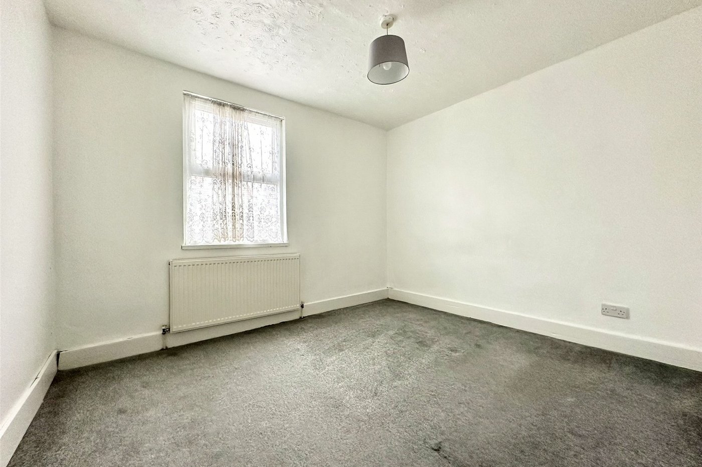 2 bedroom house for sale in Swanscombe | Robinson Jackson