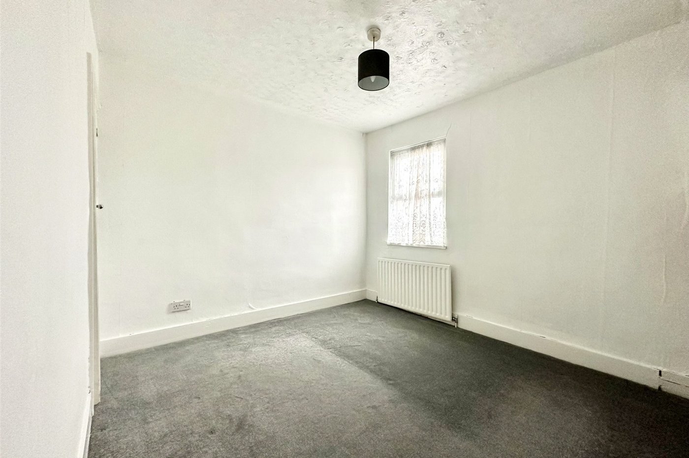 2 bedroom house for sale in Swanscombe | Robinson Jackson