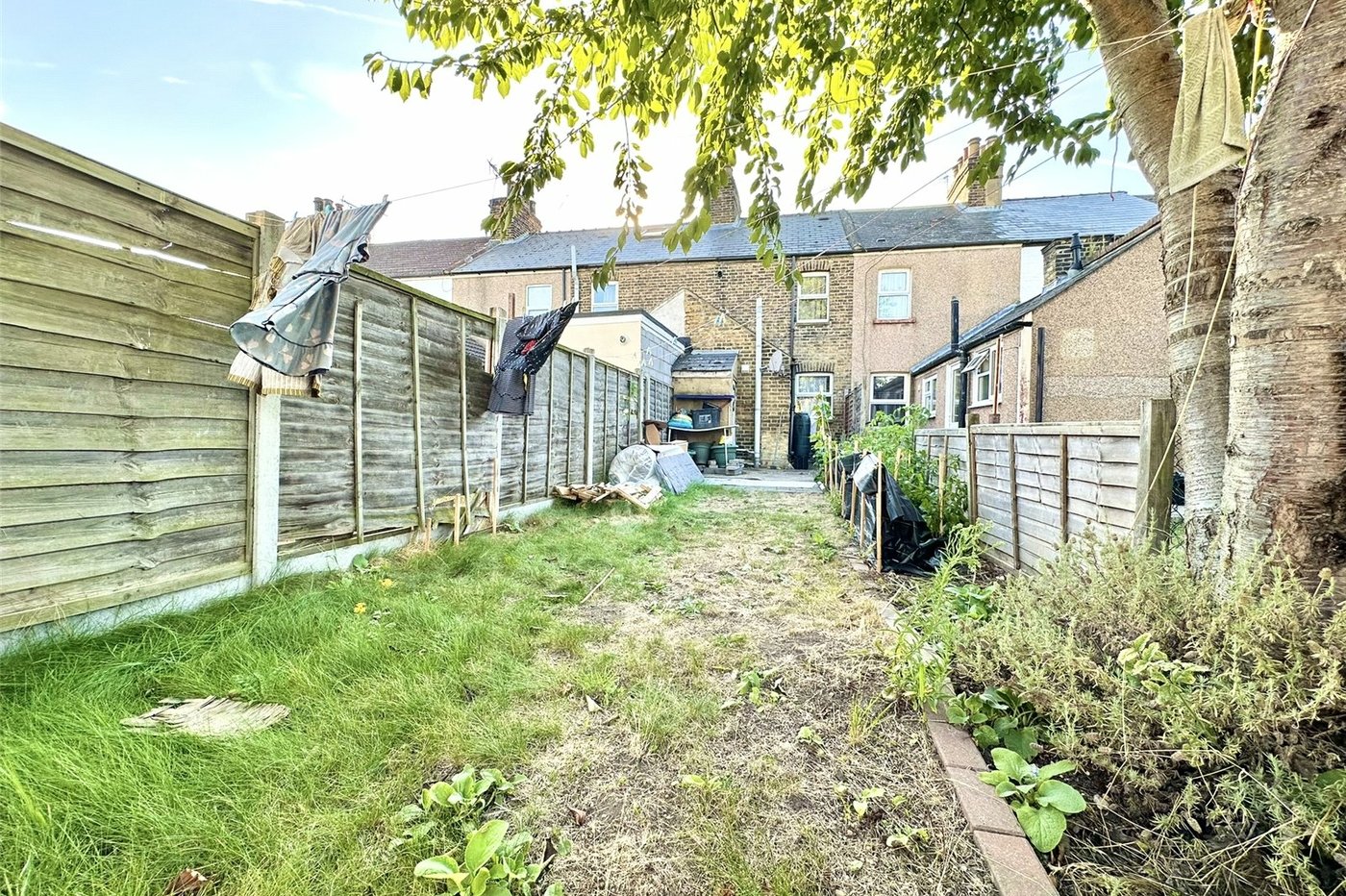 2 bedroom house for sale in Swanscombe | Robinson Jackson