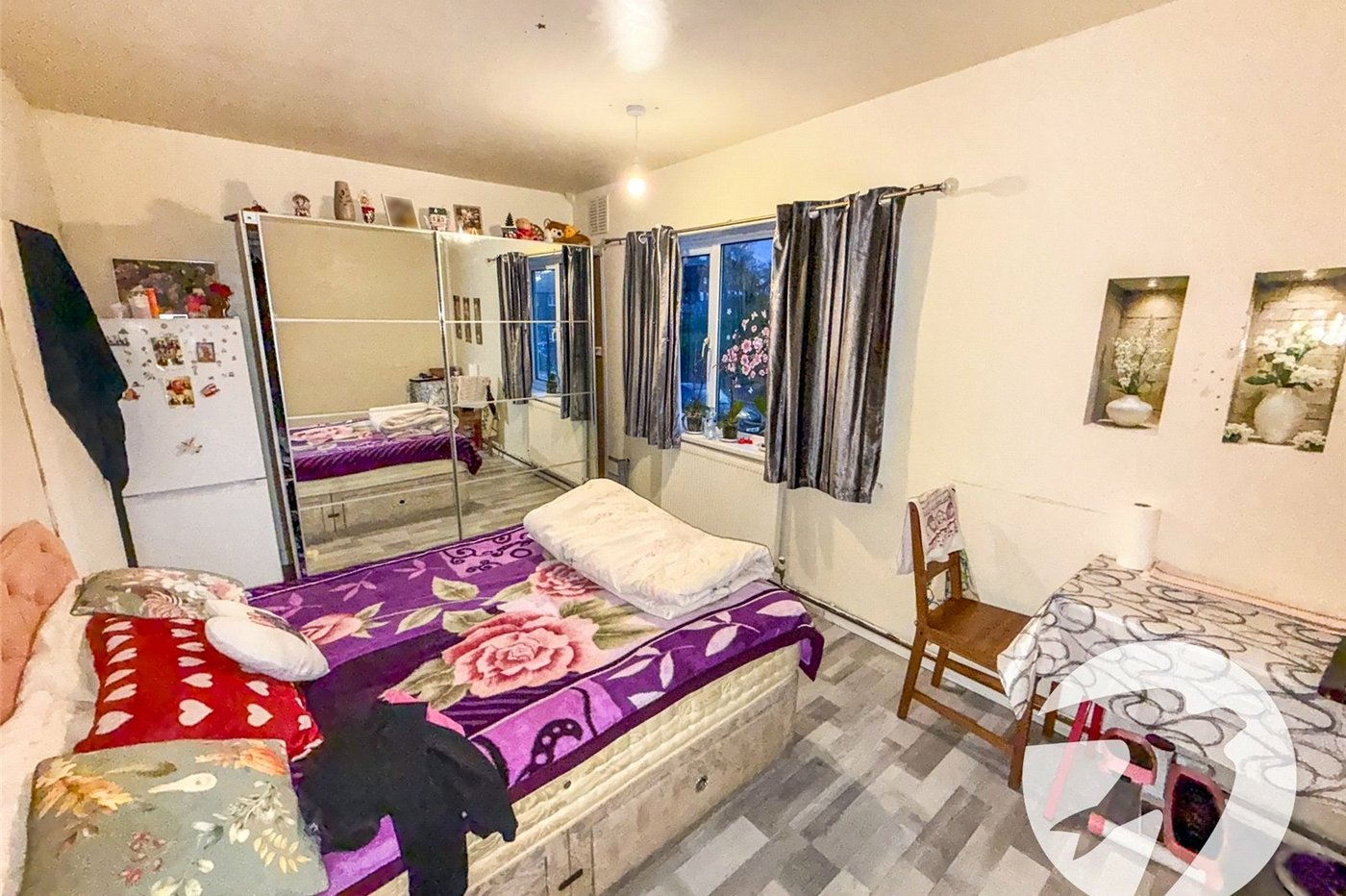 3 bedroom property for sale in London | Robinson Jackson