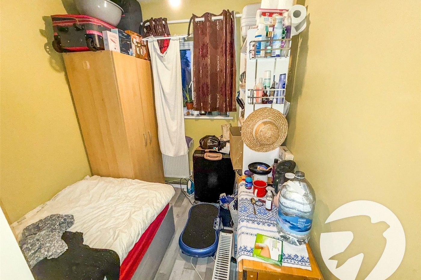 3 bedroom property for sale in London | Robinson Jackson